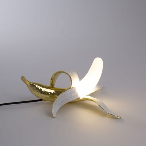 Seletti-Lighting-Studio_job-Banana_Lamp-130801-4.jpg
